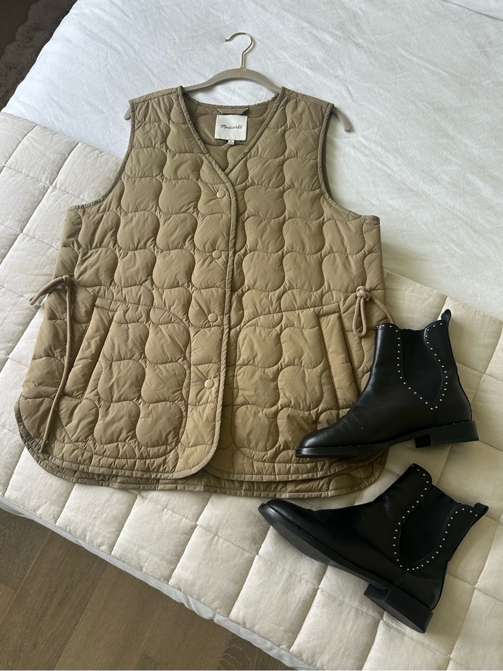 Madewell Quilted Vest in Khaki Tan